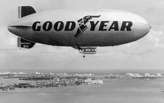 1960s_GoodyearBlimp_425H
